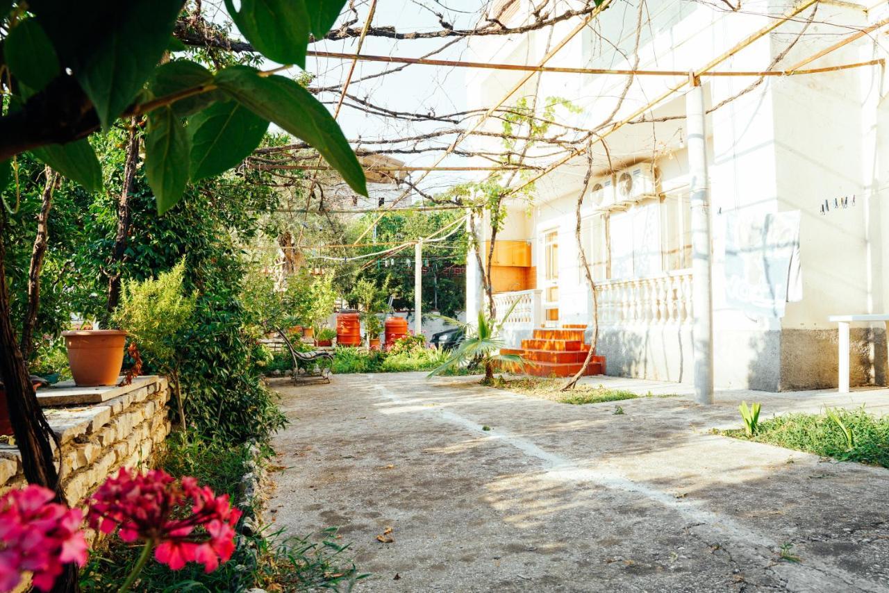 Rei'S Place Vlore Exterior photo