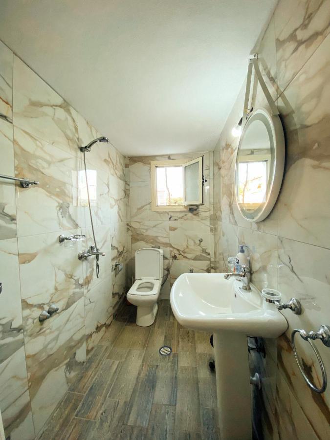 Rei'S Place Vlore Exterior photo