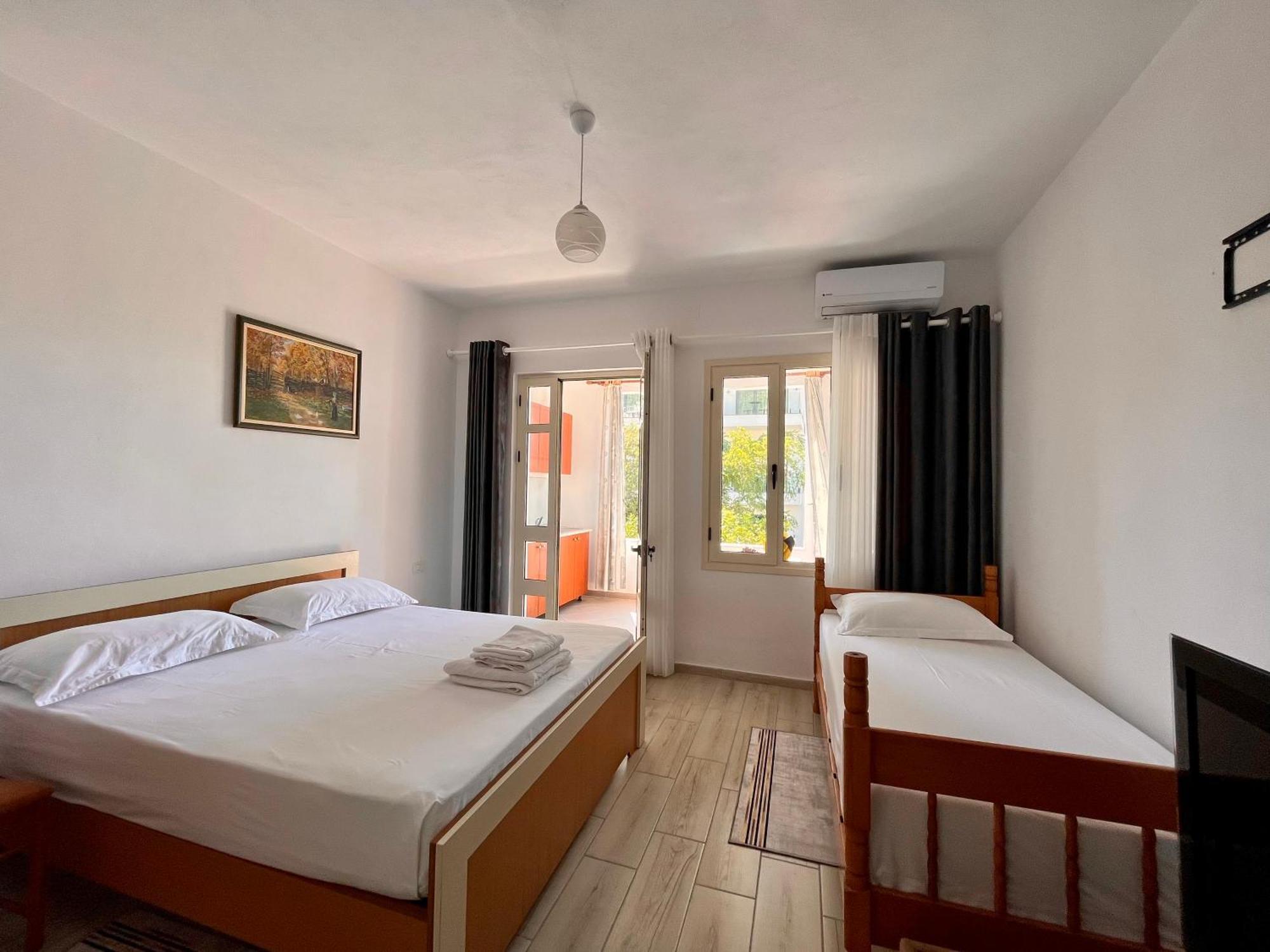 Rei'S Place Vlore Room photo